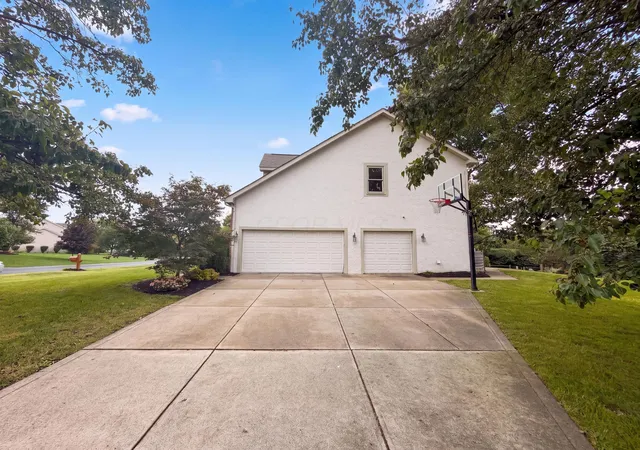 Photo 3 of Single family home for sale at 6255 Spinnaker Dr, Lewis Center, OH 43035 | MLS# 226036033 | Listing updated on 2026-09-21