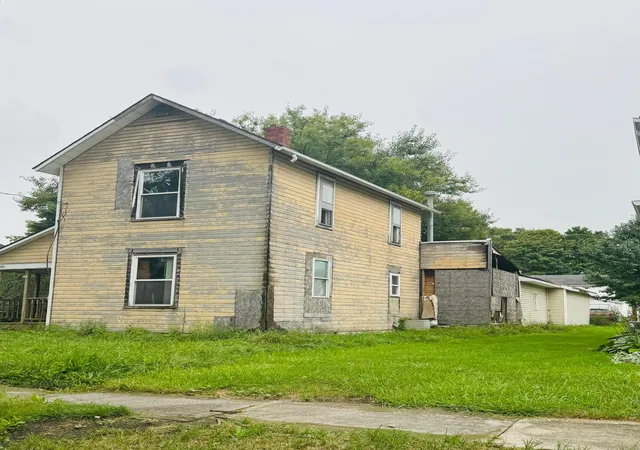 Photo 2 of Sale Pending at 148 Kenmore Ave, Marion, OH 43302 | MLS# 226036057 | Listing updated on 2026-09-26