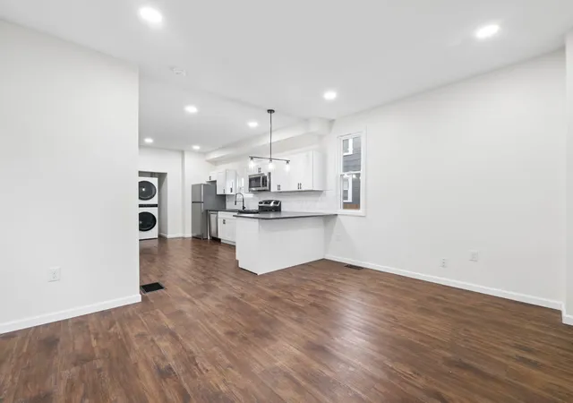 Photo 3 of Single family home for sale at 180 E Morrill Ave, Columbus, OH 43207 | MLS# 226035995 | Listing updated on 2026-09-23