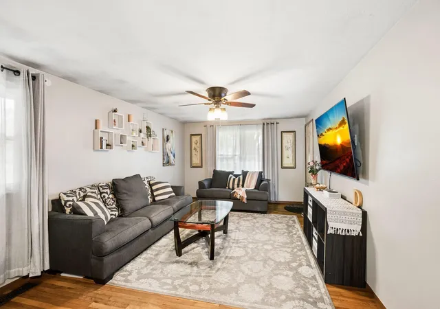 Photo 3 of Single family home for sale at 1420 Bosworth Pl, Columbus, OH 43229 | MLS# 226036566 | Listing updated on 2026-10-07