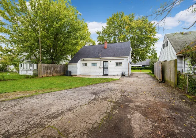Photo 4 of Single family home for sale at 1213 Elderwood Ave, Columbus, OH 43227 | MLS# 226036034 | Listing updated on 2026-10-04