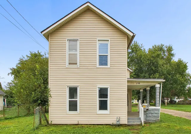 Photo 2 of Single family home for sale at 236 Wilson St, Newark, OH 43055 | MLS# 226036112 | Listing updated on 2026-09-23