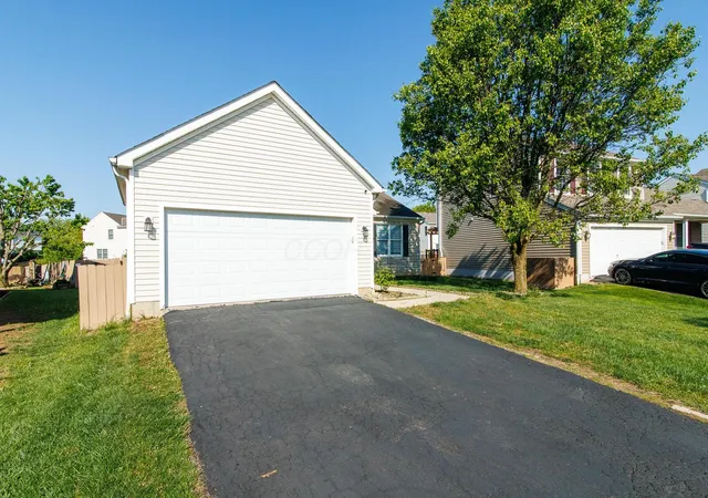 Photo 2 of Single family home for sale at 363 Belfair Dr, Galloway, OH 43119 | MLS# 226036023 | Listing updated on 2026-09-21