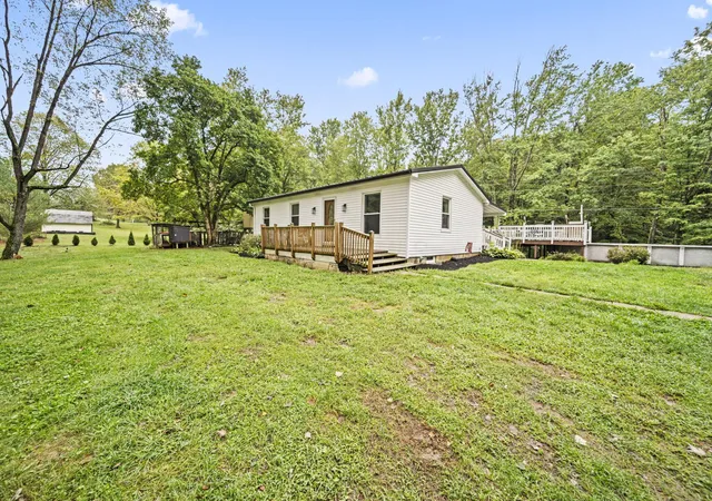 Photo 2 of Single family home for sale at 3301 Meister Rd Sw, Lancaster, OH 43130 | MLS# 226036053 | Listing updated on 2026-09-28