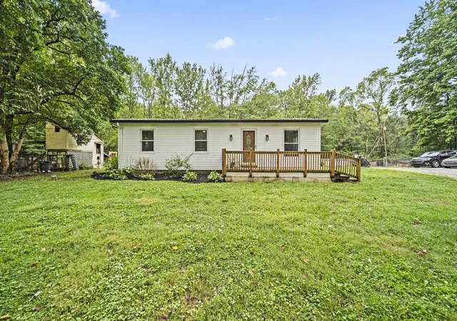 Photo 3 of Single family home for sale at 3301 Meister Rd SW, Lancaster, OH 43130 | MLS# 226036053 | Listing updated on 2026-09-28