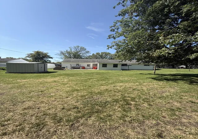 Photo 3 of Single family home for sale at 200 Chandler Ave #B, London, OH 43140 | MLS# 226036032 | Listing updated on 2026-10-06