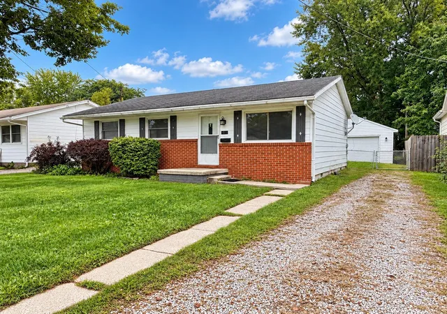 Single family home for sale at 466 Clinton St, Marion, OH 43302 | MLS# 226036356