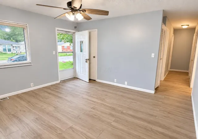 Photo 2 of Single family home for sale at 466 Clinton St, Marion, OH 43302 | MLS# 226036356 | Listing updated on 2026-10-07