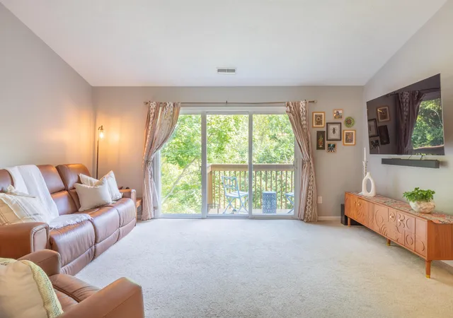 Photo 3 of Condo for sale at 6334 Edgecreek Ln, Columbus, OH 43231 | MLS# 226036202 | Listing updated on 2026-09-28