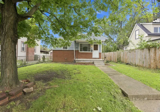 Photo 3 of Sale Pending at 565 S Hampton Rd, Columbus, OH 43213 | MLS# 226036304 | Listing updated on 2026-09-25