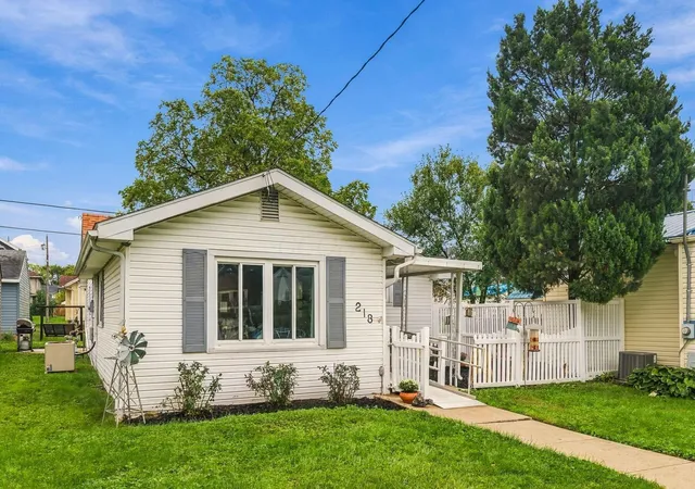 Photo 2 of Single family home for sale at 218 Merchant Ave, Marion, OH 43302 | MLS# 226036090 | Listing updated on 2026-09-23