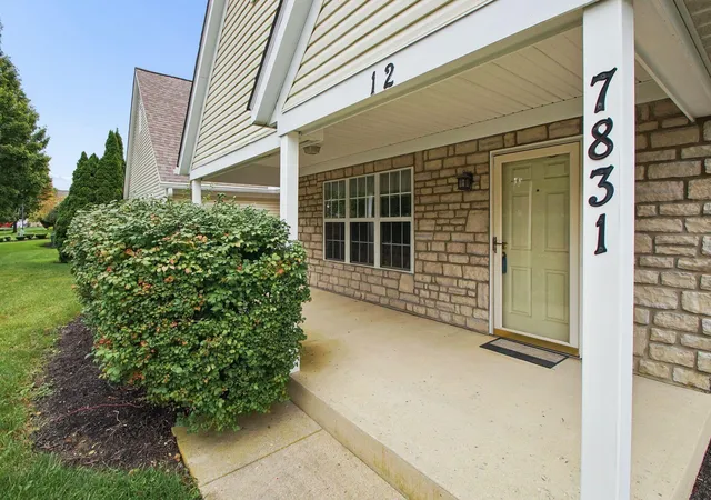 Listing Photo 3 - Condo for sale in building located at 7831 Farmsbury Dr, Reynoldsburg, OH 43068