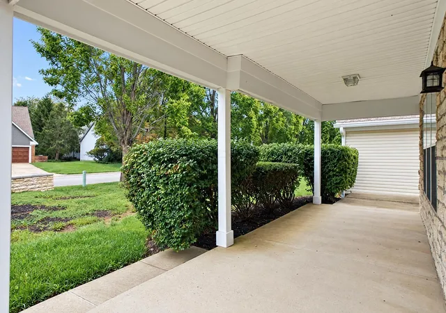 Listing Photo 4 - Condo for sale in building located at 7831 Farmsbury Dr, Reynoldsburg, OH 43068