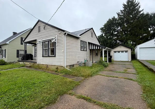Photo 2 of Single family home for sale at 915 Talley Ave, Zanesville, OH 43701 | MLS# 226036133 | Listing updated on 2026-09-22