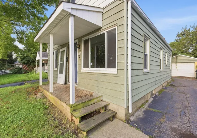 Photo 3 of Single family home for sale at 965 S Harris Ave, Columbus, OH 43204 | MLS# 226036184 | Listing updated on 2026-09-23