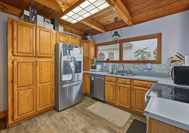 Photo 3 of Sale Pending at 190 N 10th Street, Newark, OH 43055 | MLS# 226036091 | Listing updated on 2026-09-26