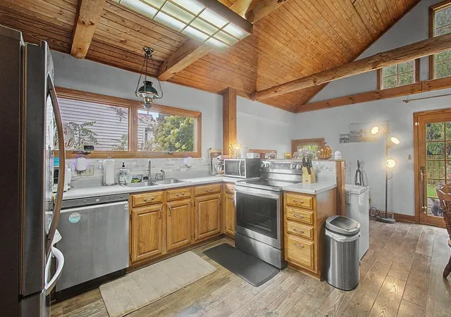 Photo 4 of Sale Pending at 190 N 10th Street, Newark, OH 43055 | MLS# 226036091 | Listing updated on 2026-09-26