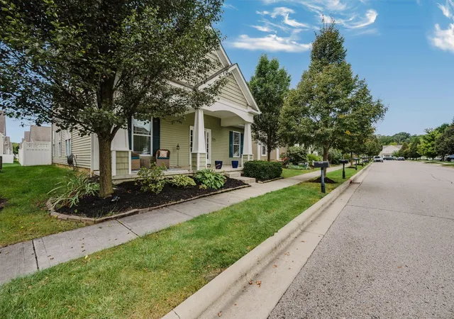Photo 3 of Single family home for sale at 2143 Sawgrass St, Grove City, OH 43123 | MLS# 226036104 | Listing updated on 2026-10-09