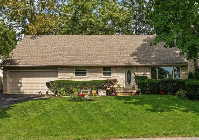 Single family home for sale at 644 Beautyview Ct, Columbus, OH 43214 | MLS# 226036105