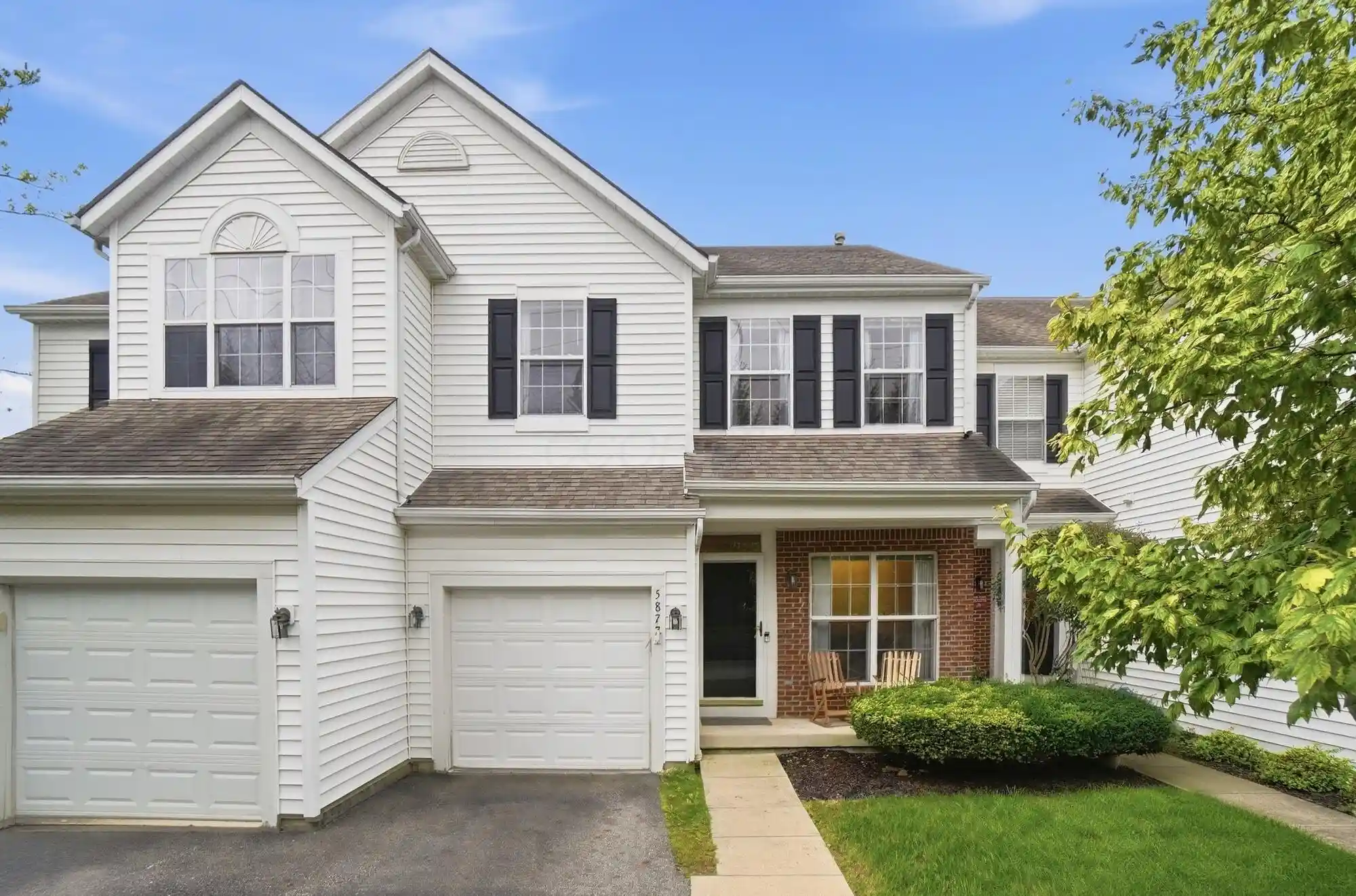Listing Photo 2 - Condo for sale in 5877 Scioto Hl Ln located at 5877 Scioto Hl Ln, Hilliard, OH 43026 - Unit 5877 Scioto Hl Ln