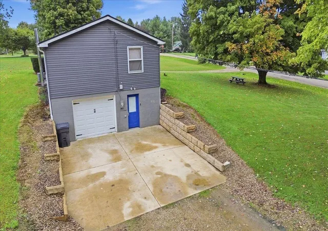 Photo 4 of Single family home for sale at 15886 Pleasant View Dr, Mount Vernon, OH 43050 | MLS# 226036124 | Listing updated on 2026-09-27