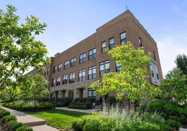 Photo 2 of Condo for sale at 976 Pullman Pl #26, Columbus, OH 43212 | MLS# 226036248 | Listing updated on 2026-10-07