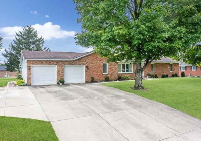 Photo 2 of Single family home for sale at 121 New Hvn Dr, Urbana, OH 43078 | MLS# 226036146 | Listing updated on 2026-09-25