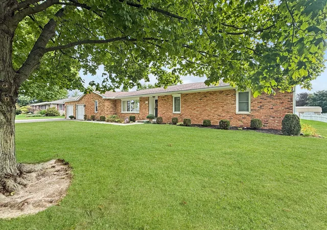 Photo 3 of Single family home for sale at 121 New Hvn Dr, Urbana, OH 43078 | MLS# 226036146 | Listing updated on 2026-09-25