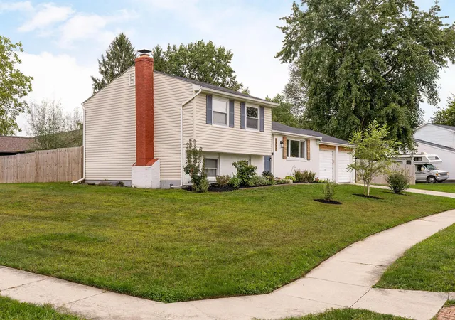 Photo 3 of Single family home for sale at 1084 Fletcher Dr, Reynoldsburg, OH 43068 | MLS# 226036253 | Listing updated on 2026-09-28
