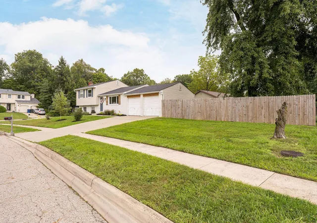 Photo 3 of Single family home for sale at 1084 Fletcher Dr, Reynoldsburg, OH 43068 | MLS# 226036253 | Listing updated on 2026-09-28