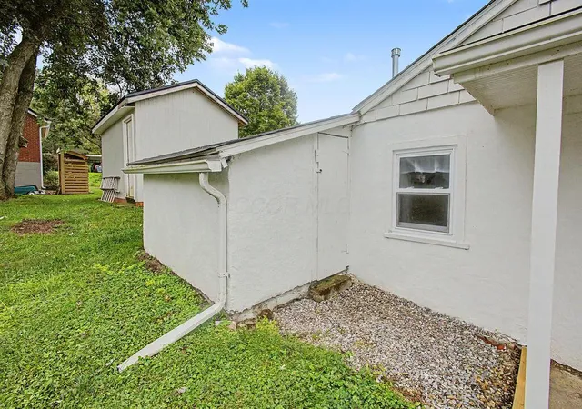 Photo 3 of Single family home for sale at 112 Cassil St, Mount Vernon, OH 43050 | MLS# 226036235 | Listing updated on 2026-10-06