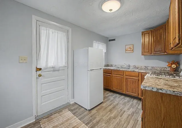 Photo 4 of Single family home for sale at 112 Cassil St, Mount Vernon, OH 43050 | MLS# 226036235 | Listing updated on 2026-10-06