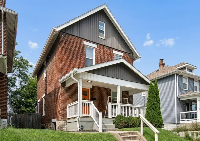 Photo 3 of Single family home for sale at 925 Gilbert St, Columbus, OH 43206 | MLS# 226036207 | Listing updated on 2026-10-05
