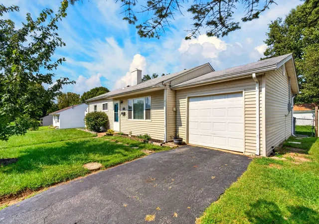 Photo 3 of Single family home for sale at 340 Clark Ct, Groveport, OH 43125 | MLS# 226036196 | Listing updated on 2026-10-06