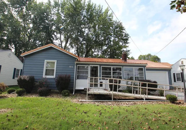 Photo 1 of Single family home for sale at 866 Lakeshore Dr W, Hebron, OH 43025 | MLS# 226036206 | Listing updated on 2026-09-27