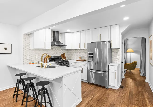Photo 4 of Single family home for sale at 201 E Lakeview Ave, Columbus, OH 43202 | MLS# 226036316 | Listing updated on 2026-10-09