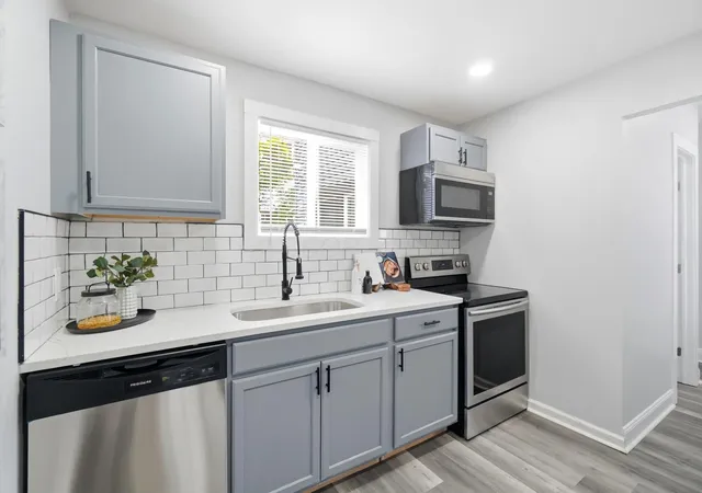 Photo 3 of Single family home for sale at 1218 E 22nd Avenue, Columbus, OH 43211 | MLS# 226036419 | Listing updated on 2026-09-27