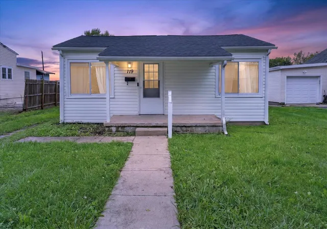 Single family home for sale at 119 W Ohio Ave, Washington Court House, OH 43160 | MLS# 226036217