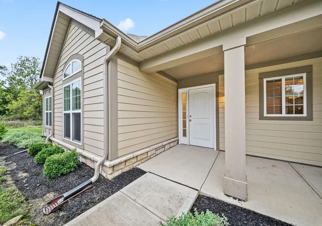Photo 4 of Condo for sale at 631 Woods Edge Ln, Newark, OH 43055 | MLS# 226036411 | Listing updated on 2026-10-05