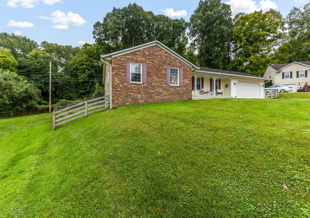Photo 3 of Single family home for sale at 154 Alameda Ct, Lancaster, OH 43130 | MLS# 226036288 | Listing updated on 2026-10-04