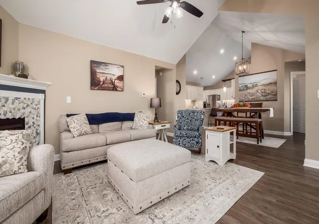 Listing Photo 5 - Condo for sale in building located at 200 Jamie Lynn Cir, Pickerington, OH 43147