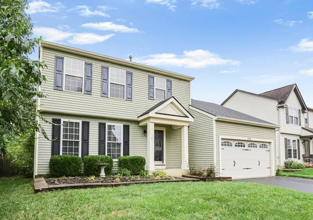 Photo 1 of Single family home for sale at 2100 Dunkeld Dr, Grove City, OH 43123 | MLS# 226036379 | Listing updated on 2026-09-25