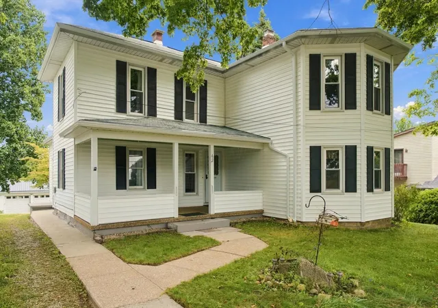 Photo 2 of Single family home for sale at 62 S Main, Marengo, OH 43334 | MLS# 226036303 | Listing updated on 2026-10-02
