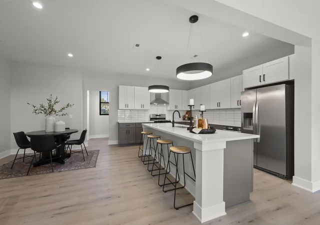 Photo 3 of Condo for sale at 537 W Chapel St, Columbus, OH 43215 | MLS# 226040609 | Listing updated on 2026-10-29