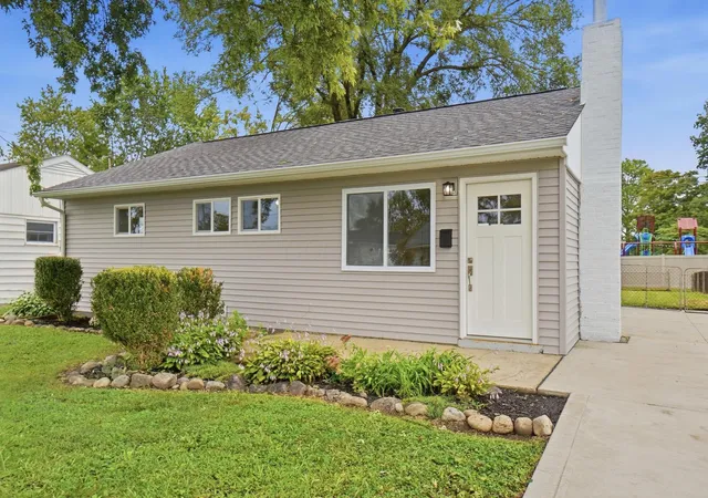 Photo 4 of Single family home for sale at 4356 Robin St, Grove City, OH 43123 | MLS# 226036265 | Listing updated on 2026-09-25