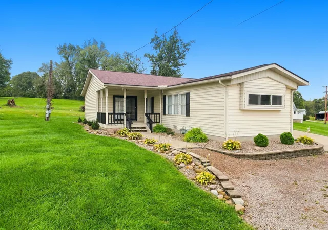 Photo 1 of Single family home for sale at 1820 Adamsville Rd, Zanesville, OH 43701 | MLS# 226036328 | Listing updated on 2026-09-23