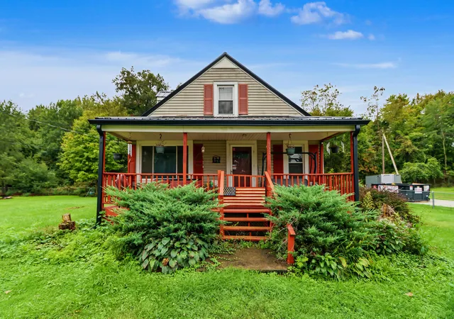 Photo 2 of Single family home for sale at 337 Pomerene Rd, Mansfield, OH 44906 | MLS# 226036330 | Listing updated on 2026-09-29