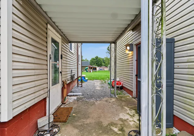 Photo 3 of Single family home for sale at 337 Pomerene Rd, Mansfield, OH 44906 | MLS# 226036330 | Listing updated on 2026-09-29