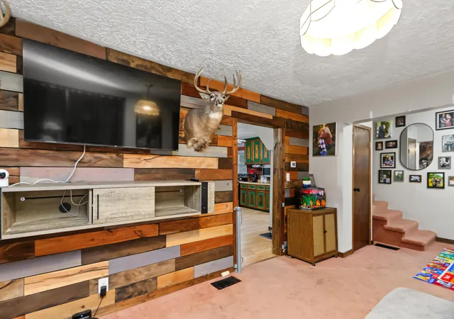 Photo 4 of Single family home for sale at 337 Pomerene Rd, Mansfield, OH 44906 | MLS# 226036330 | Listing updated on 2026-09-29