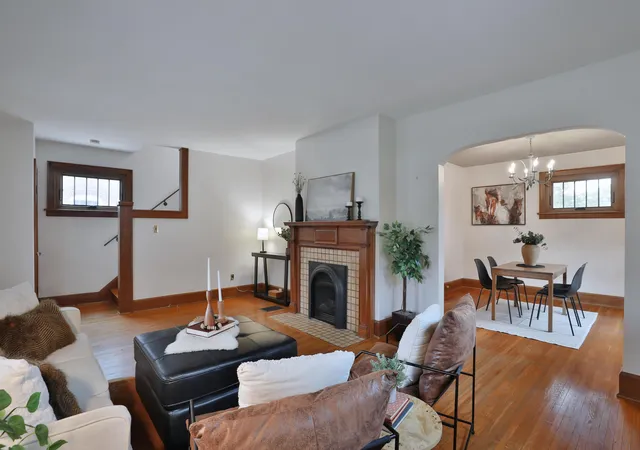 Photo 4 of Single family home for sale at 239 Chatham Rd, Columbus, OH 43214 | MLS# 226036312 | Listing updated on 2026-09-26